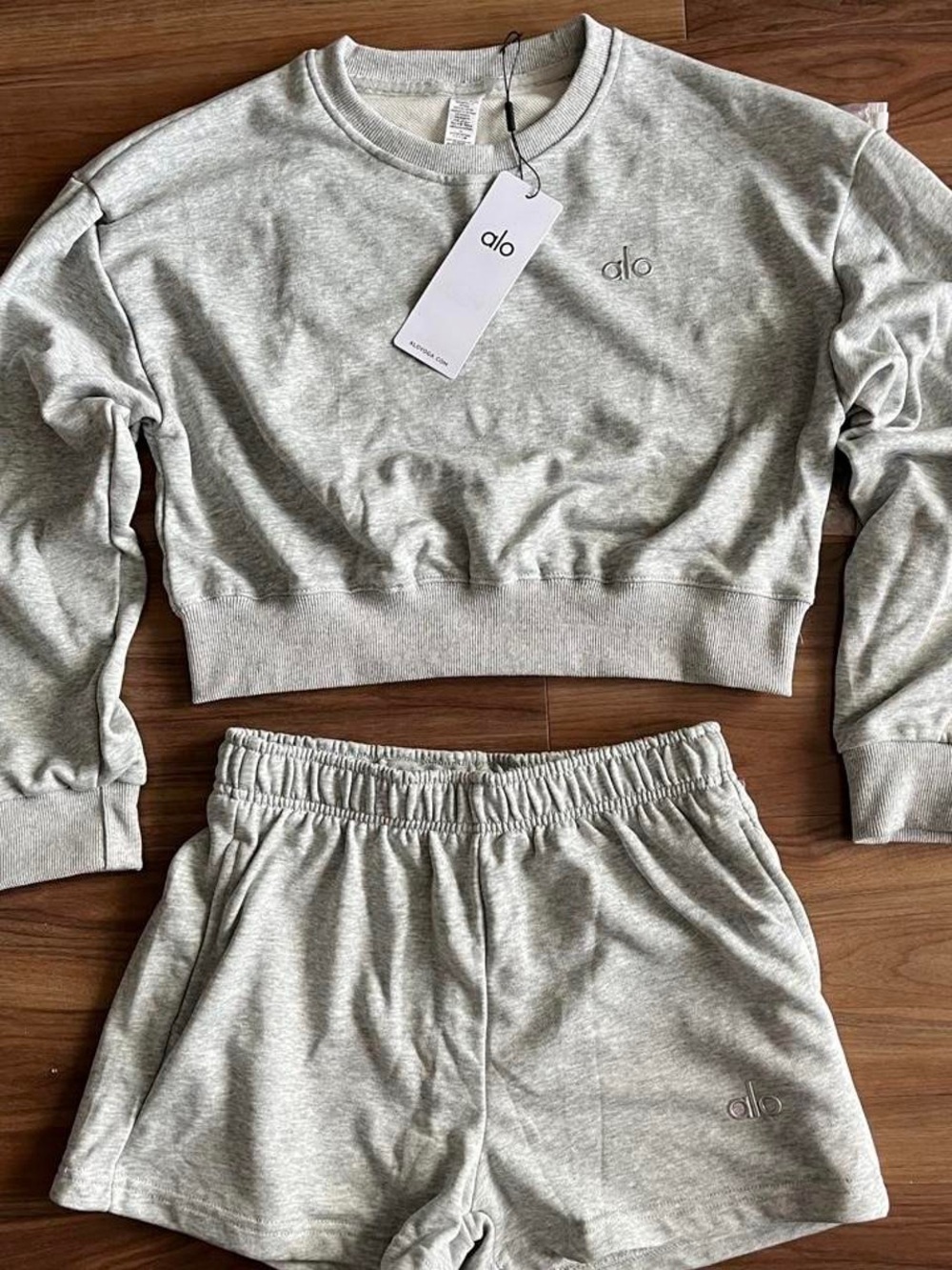 ALO Yoga Heather Gray Cropped Sweatshirt & Elastic-Waist Shorts Set